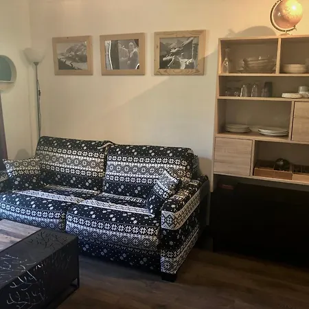 2 Pieces Pour 5 Personnes, Oriente Ouest, Avec Balcon A Valloire, 3 Etoiles - Fr-1-263-126 *